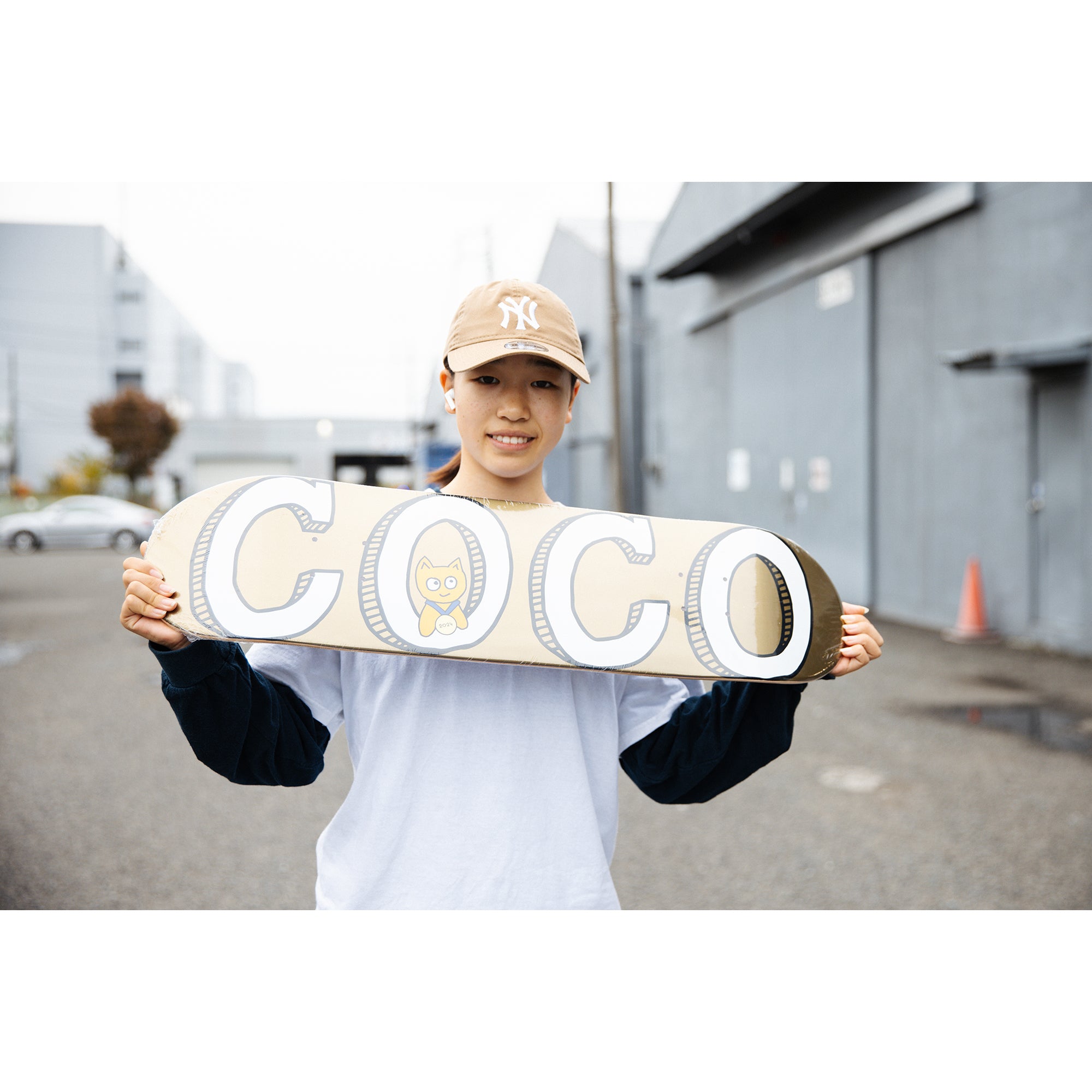 Coco Yoshizawa Gold